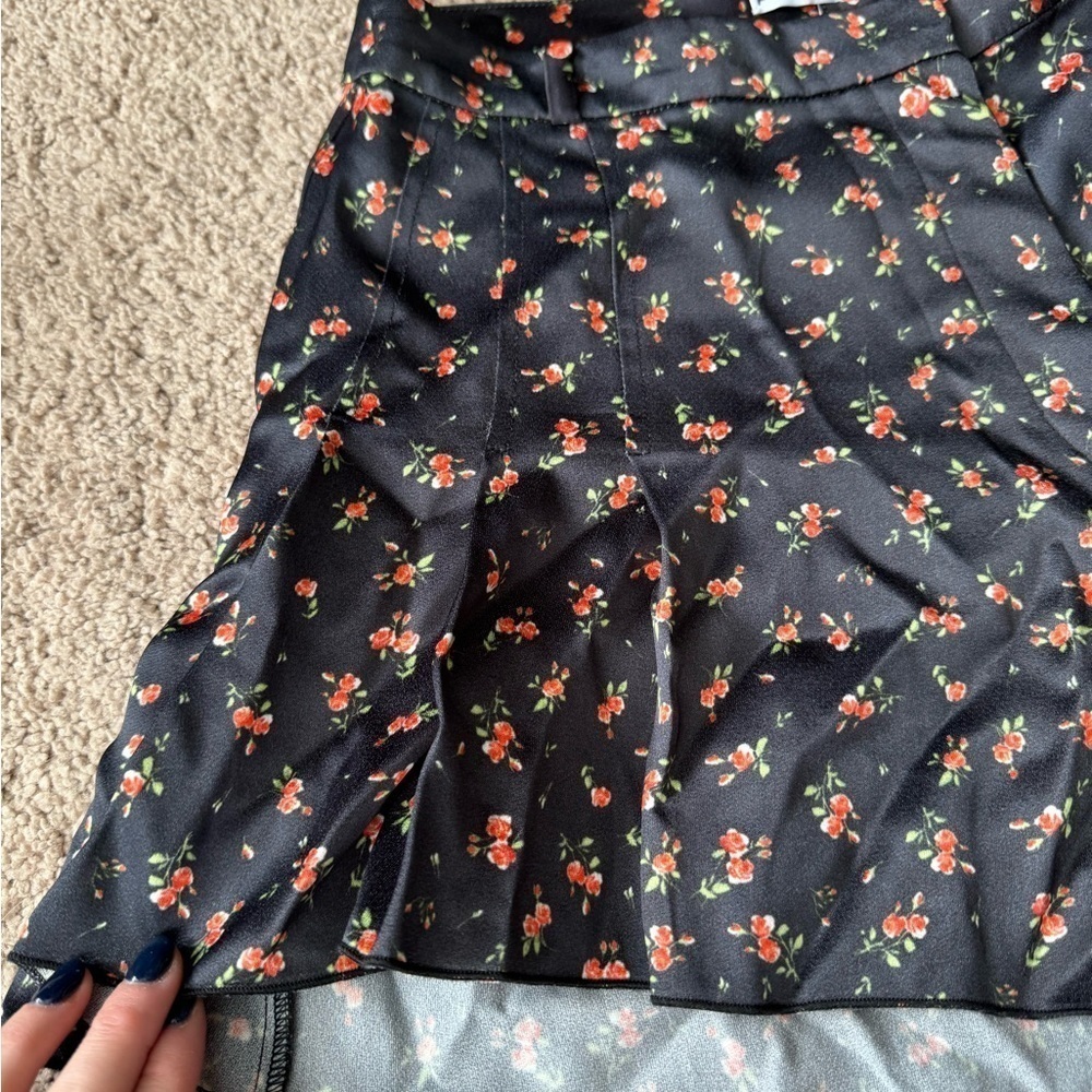 Paco Rabanne- Black Silk Floral Ruffle Mini Shorts - Picture 5 of 9